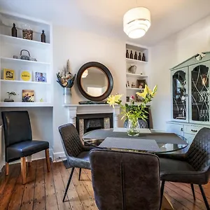 Pass The Keys Wonderful 3br Townhouse Top Location Cafes , Belfast United Kingdom